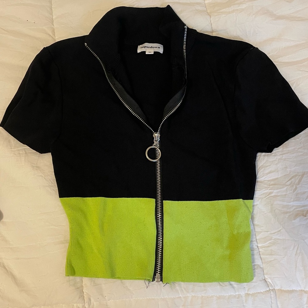Revolve black cropped short sleeve shirt